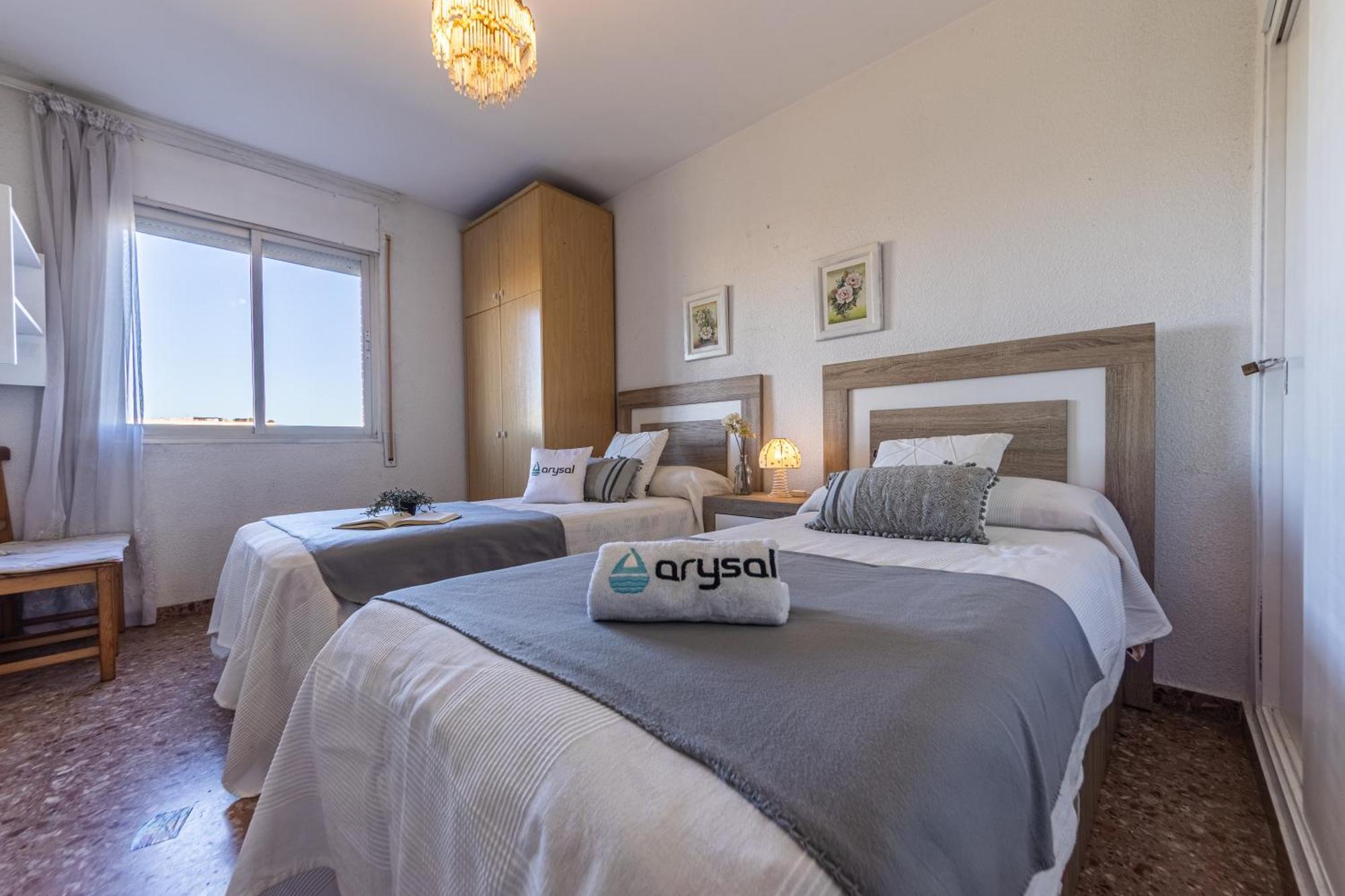 Apartamentos Atlas IV Салоу Екстериор снимка