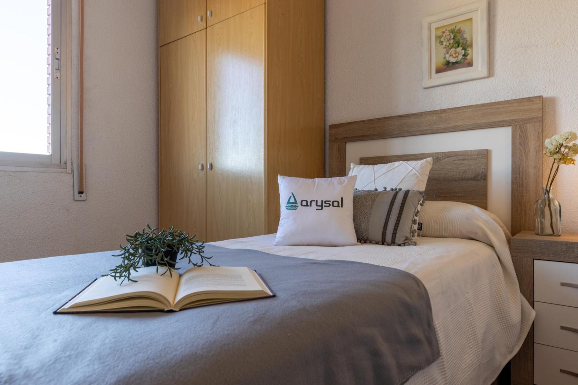Apartamentos Atlas IV Салоу Екстериор снимка