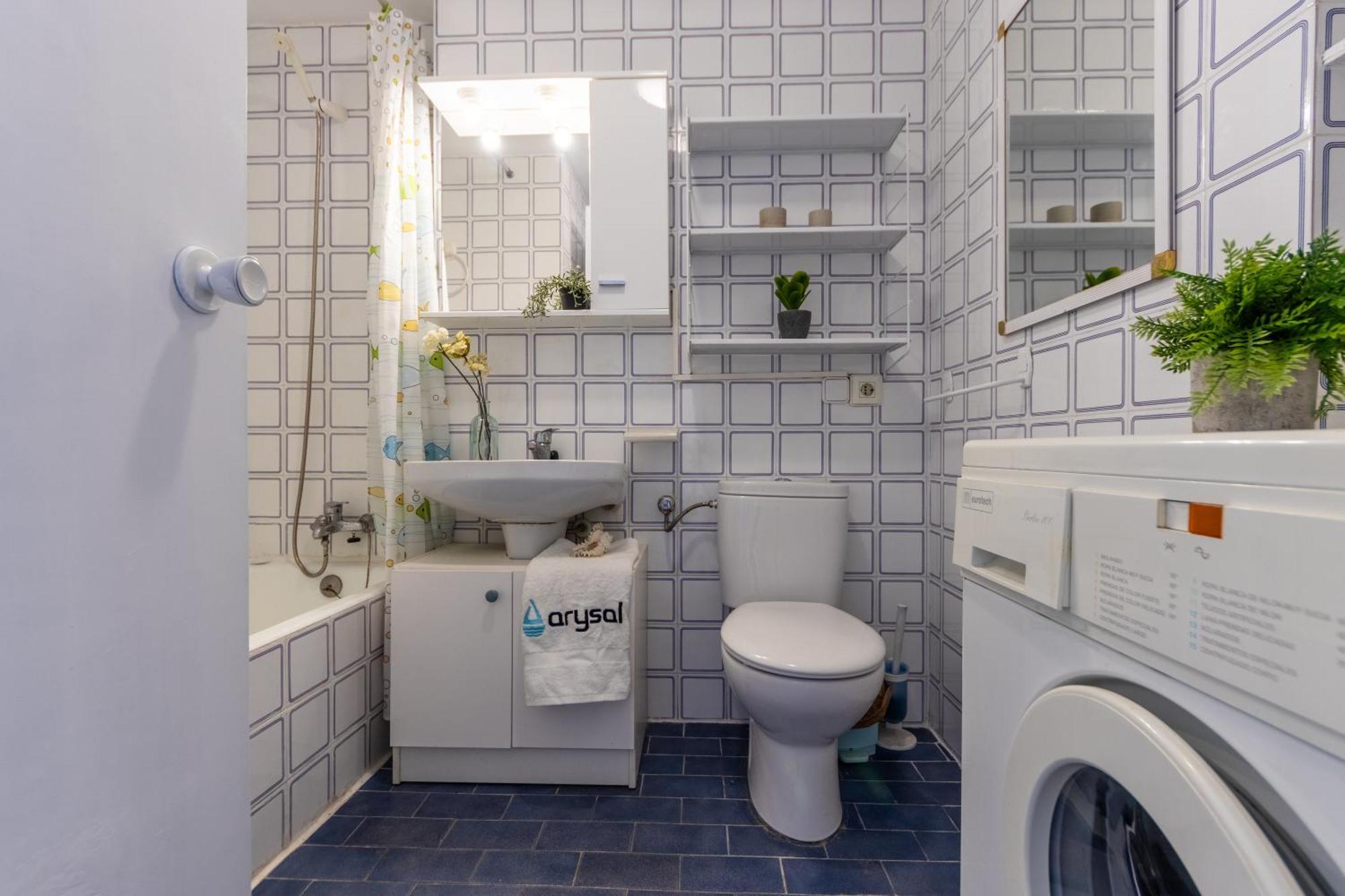 Apartamentos Atlas IV Салоу Екстериор снимка